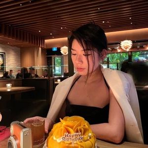 Meet your Posher, Vũ